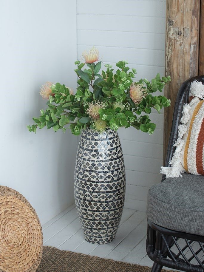 Ваза с отделкой раковинами устриц Glasar 48756-BLAC