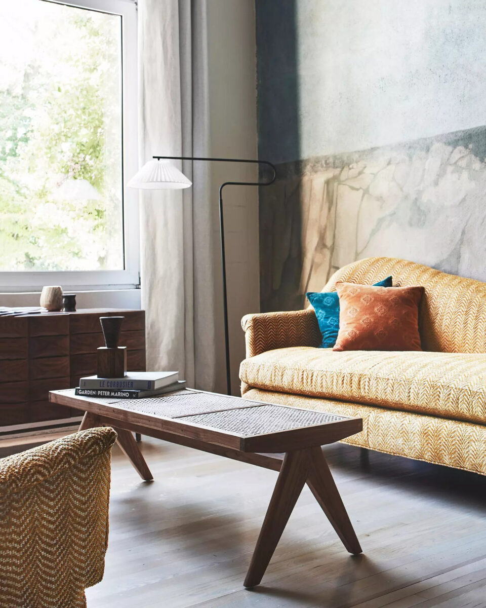 Чёрная напольная лампа Харриет Louvre Home LHLFL290324SWL