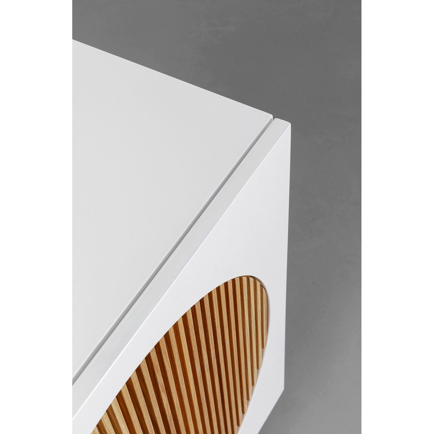 Комод широкий Atomic White 183x76 см KARE 87690