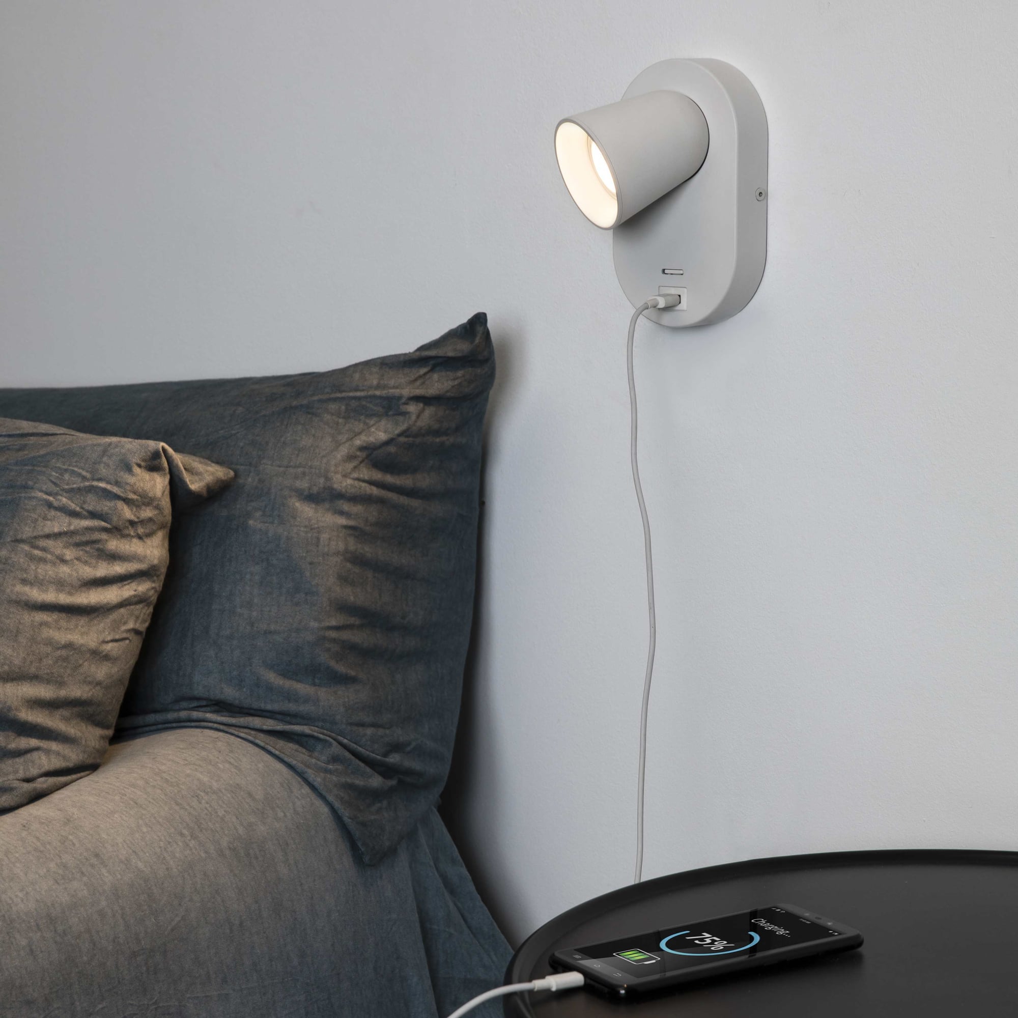 Бра Corb белое с USB Faro