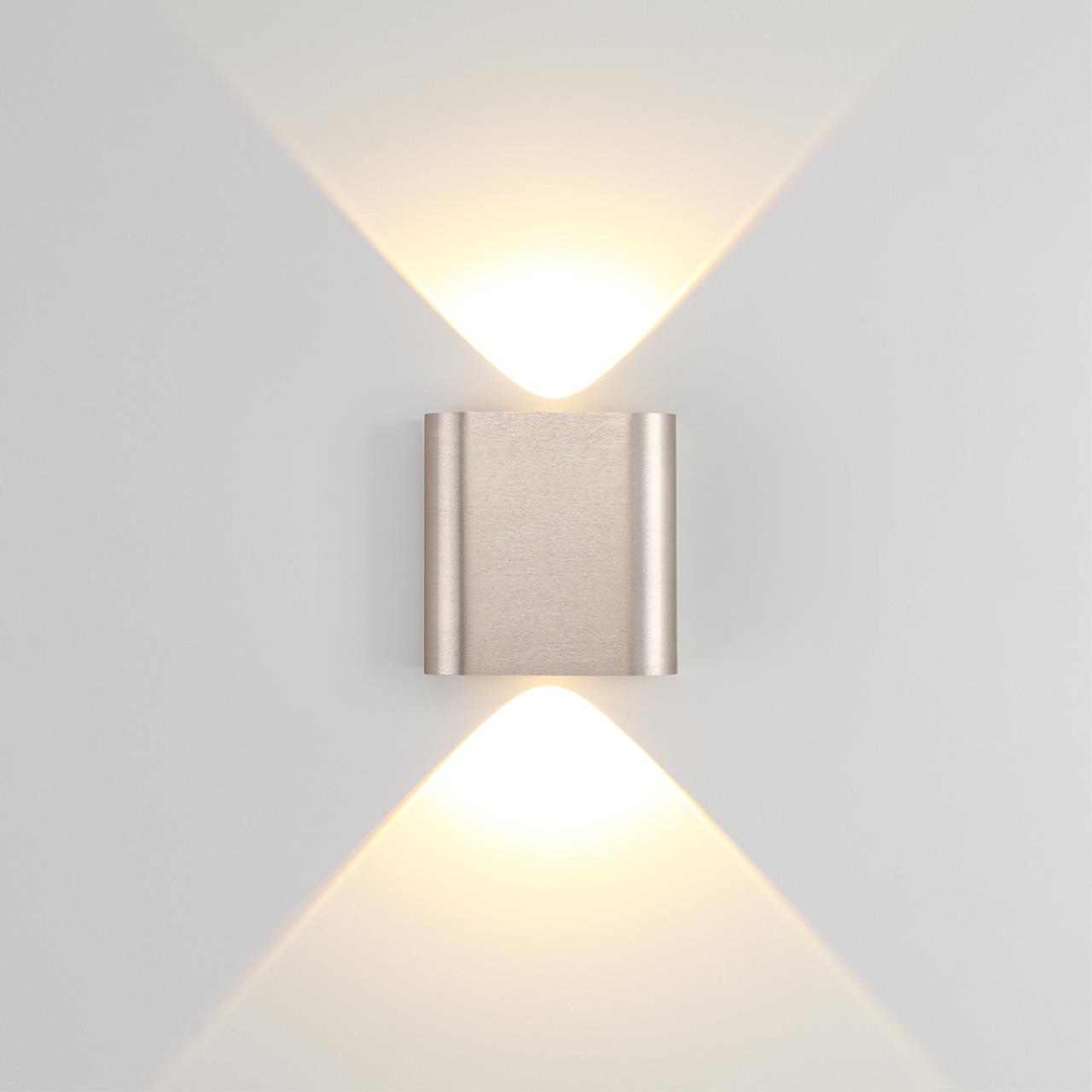 Настенный светильник Odeon Light 7106/2WL