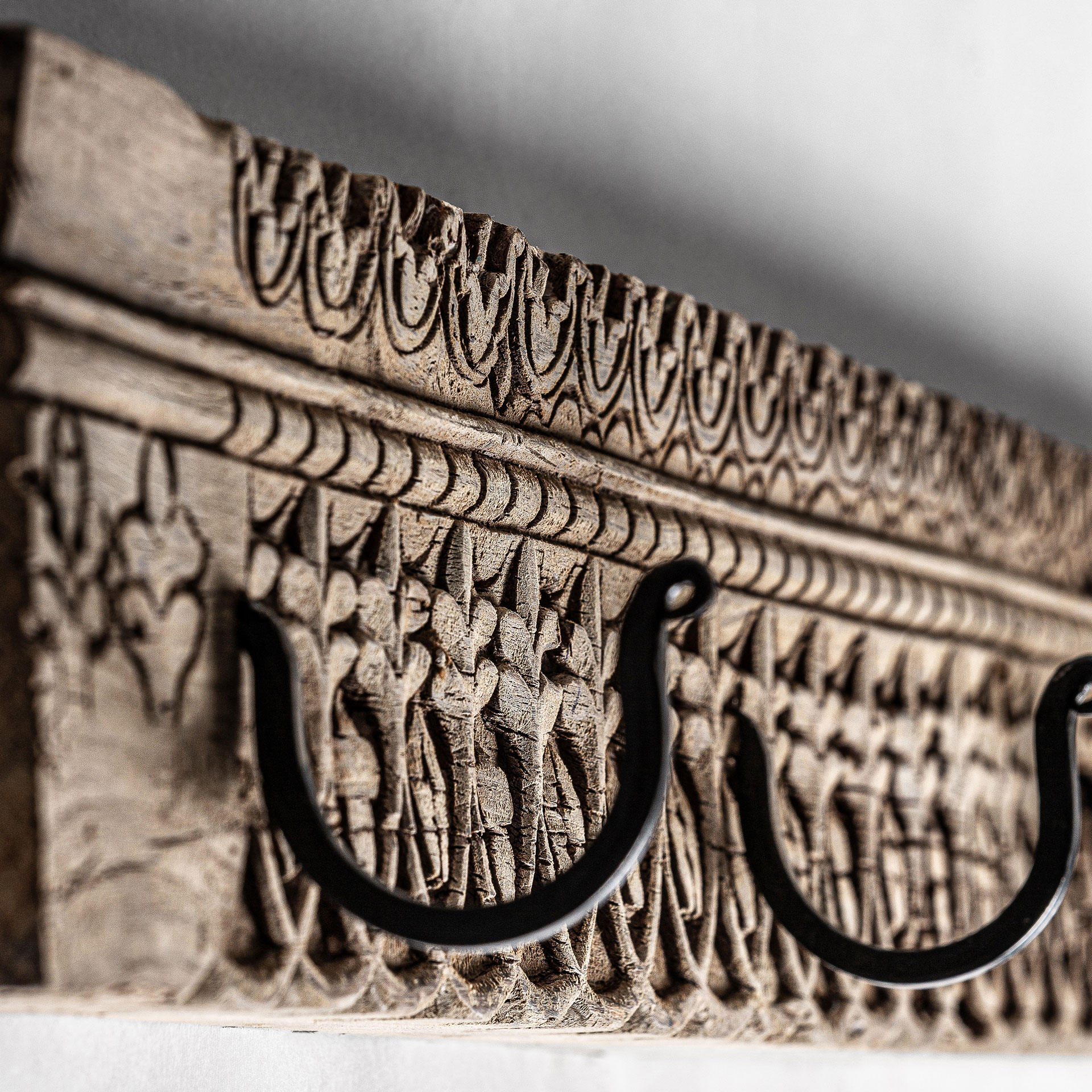 Вешалка SURT Vical