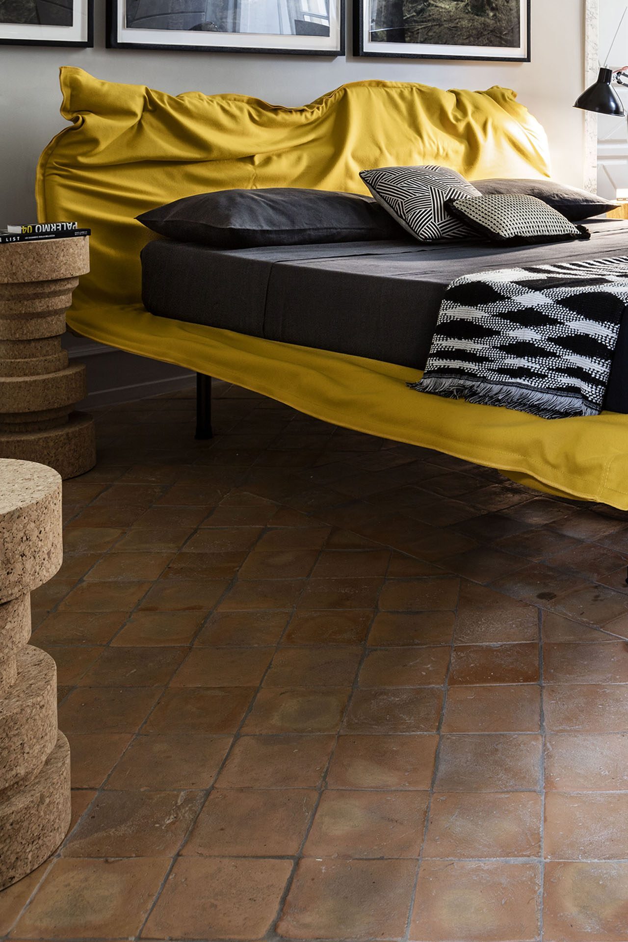 Приставной столик MOGG Queen 63 MQU1863