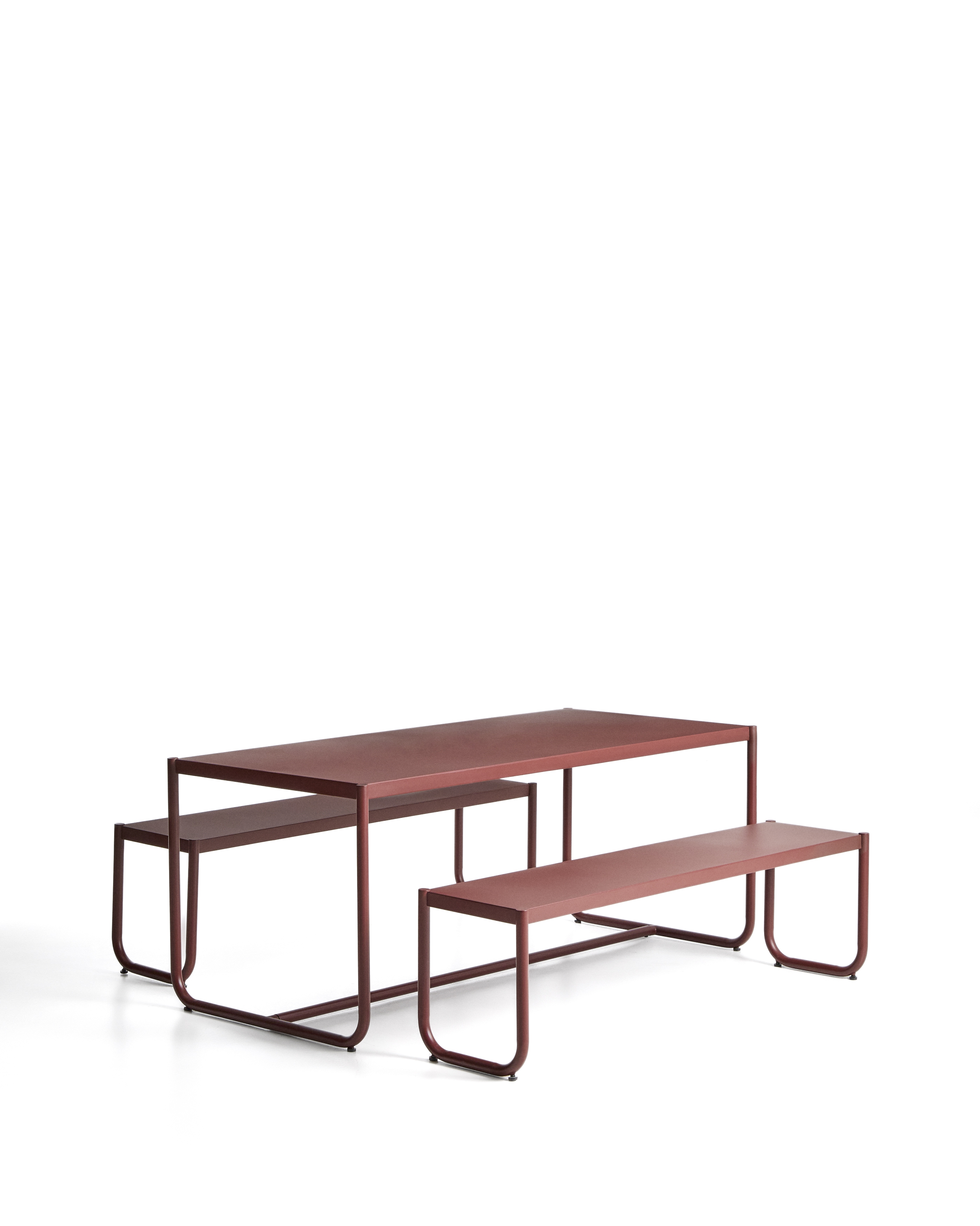 Комплект Sotil из 2 скамеек и стола из стали с гранатовой отделкой 183 x 83 cm La Forma 481283