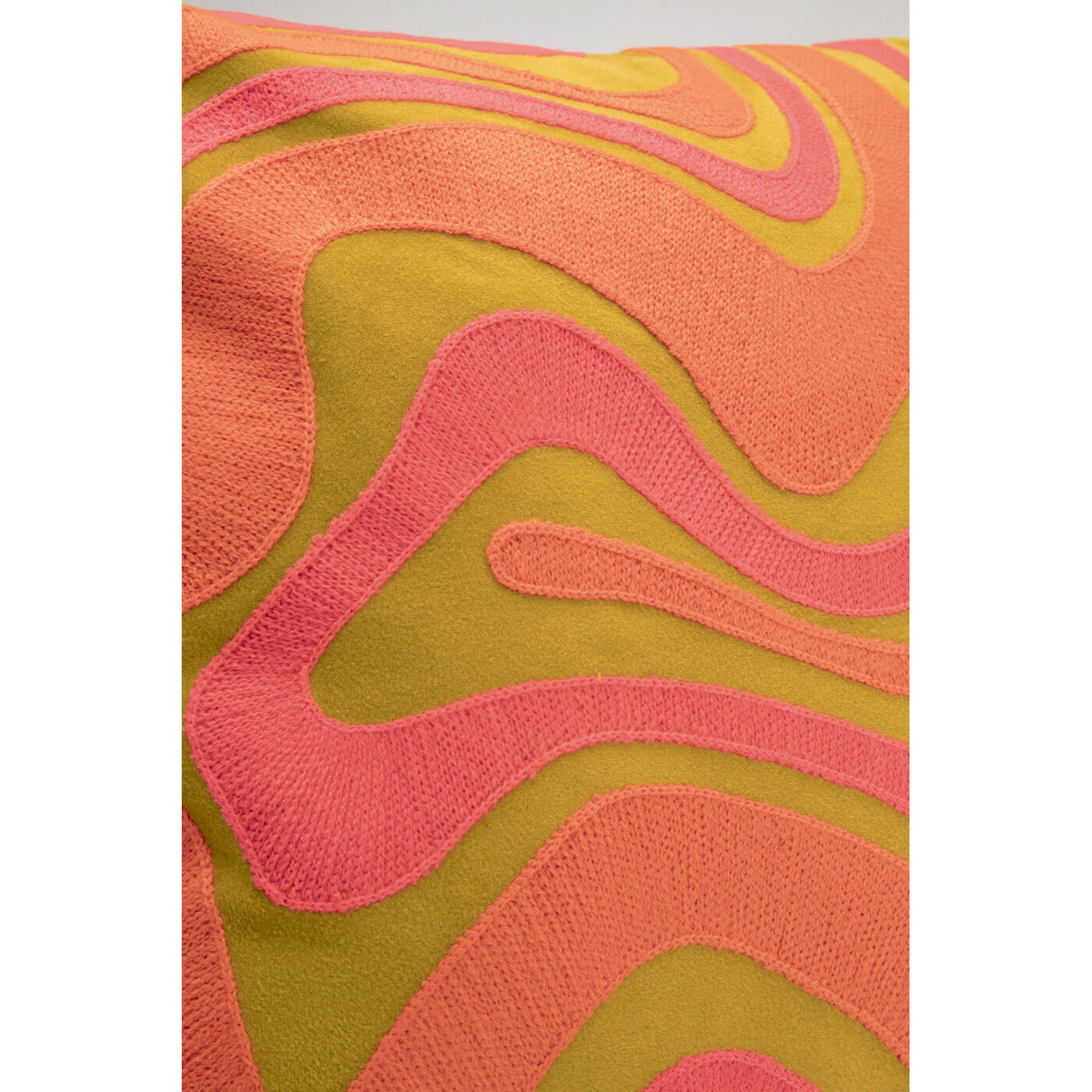 Подушка Electric Feeling Pink 45x45cm KARE 57953