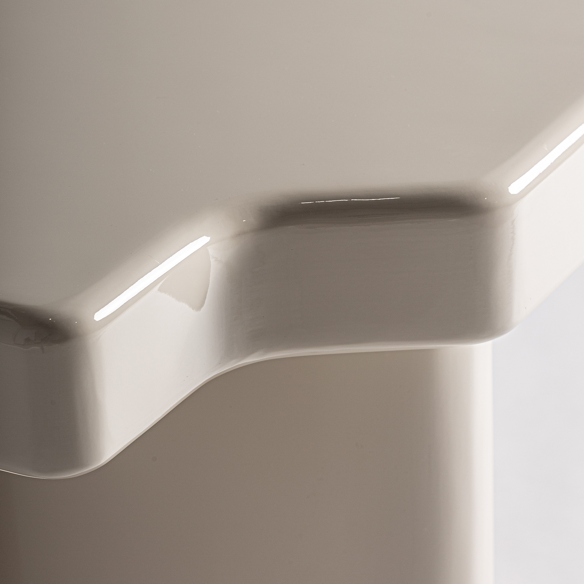 Журнальный столик Suhi Vical