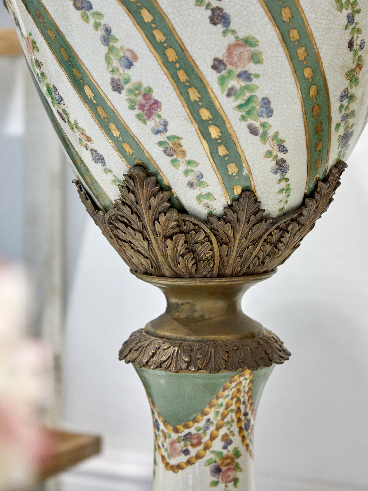 Ваза с крышкой Glasar J526C/X2537E