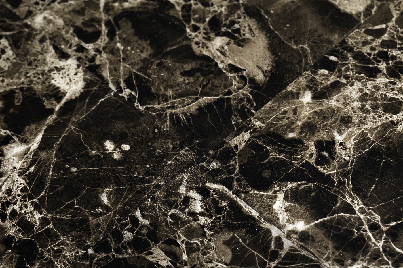 Стол обеденный Dark Emperator коричневый искусственный мрамор/золото Garda Decor 33FS-3023STOL/OB-KOR