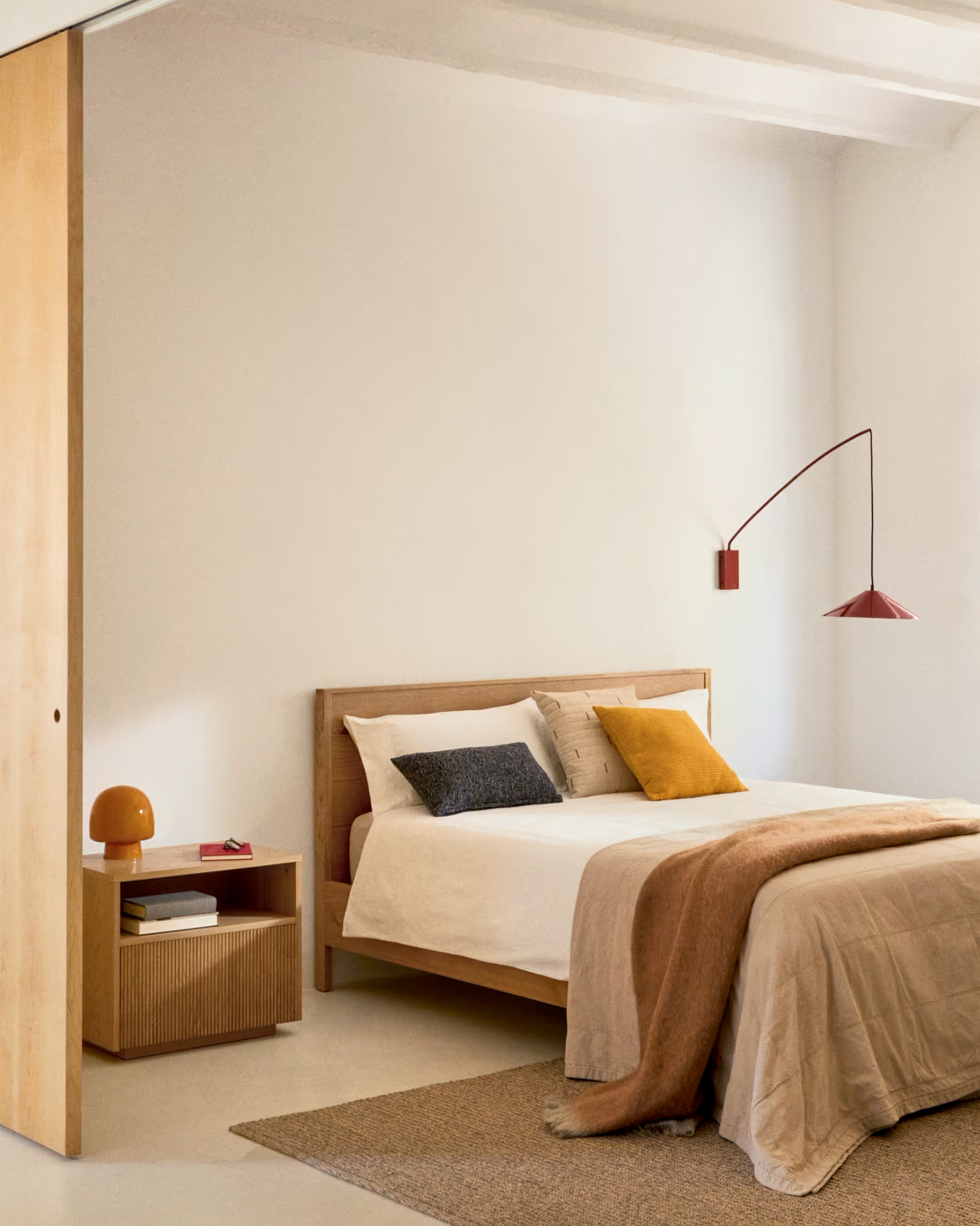 Кровать Alguema из дубового шпона с натуральной отделкой для матраса 160 x 200 La Forma (ex Julia Grup)