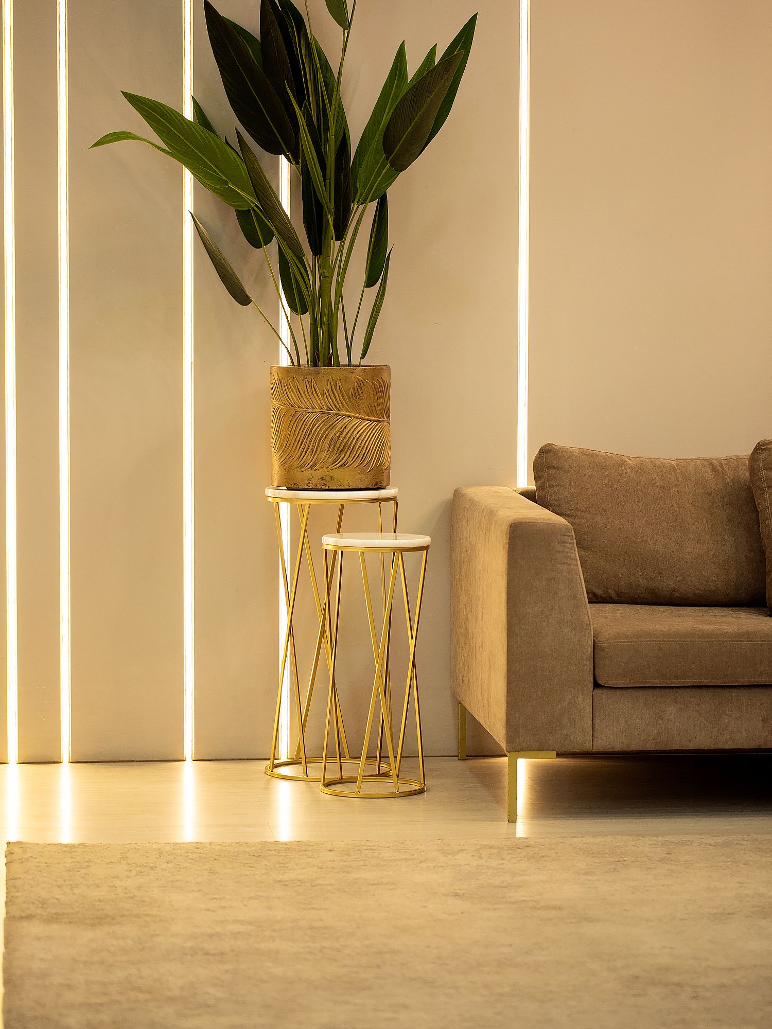 Столики приставные с белым мрамором, набор Glasar 54-015/014