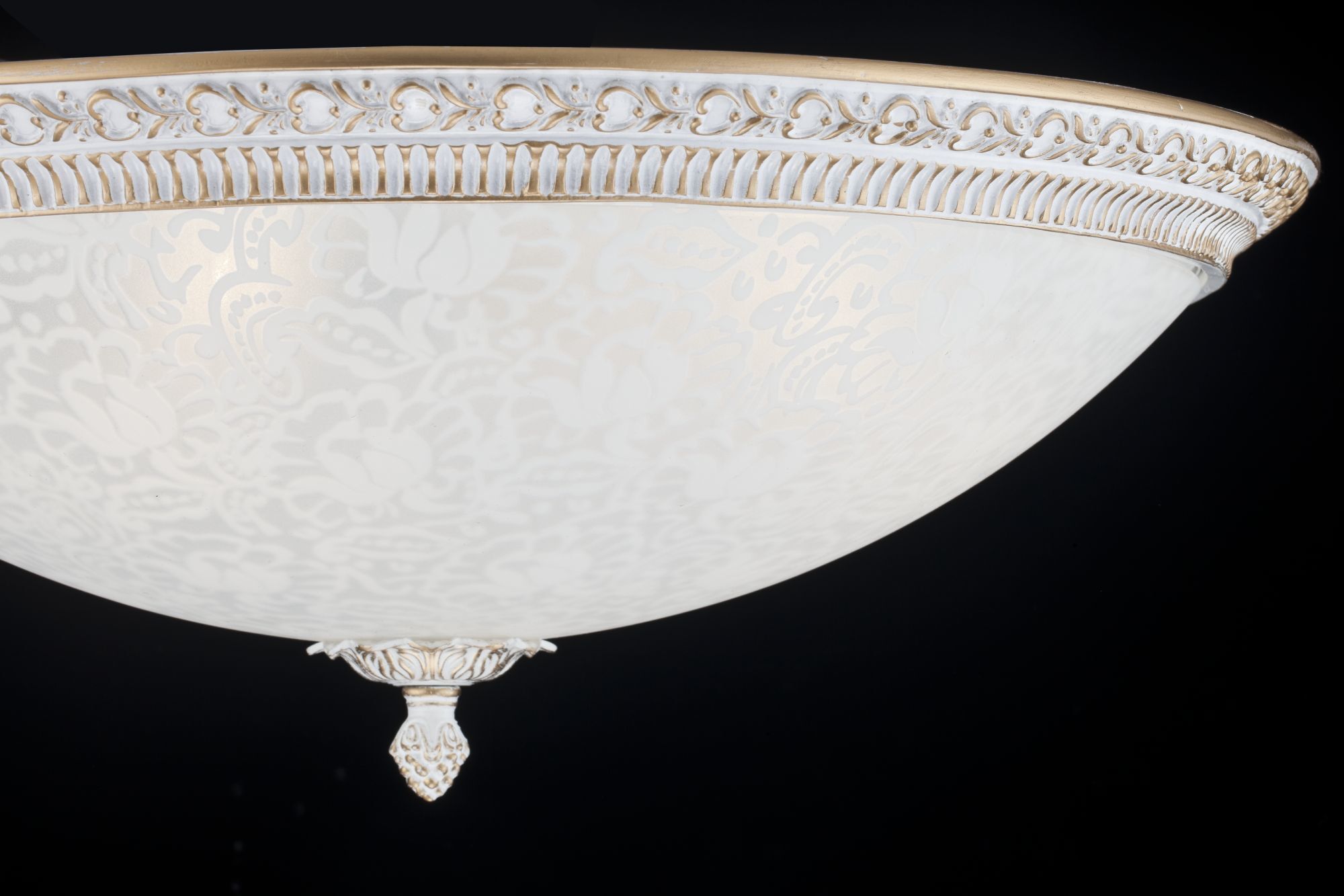 Потолочный светильник Maytoni C908-CL-04-W