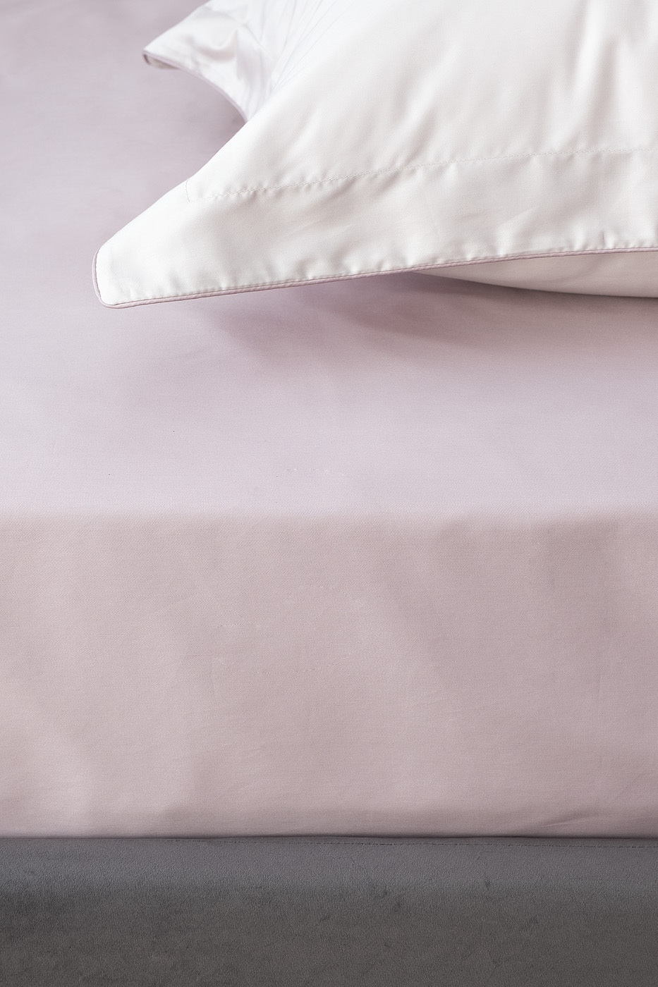 Простыня сатиновая на резинке 160х200х30см пудреная роза Garda Decor 107TD-DP213G-PROS RES ROS