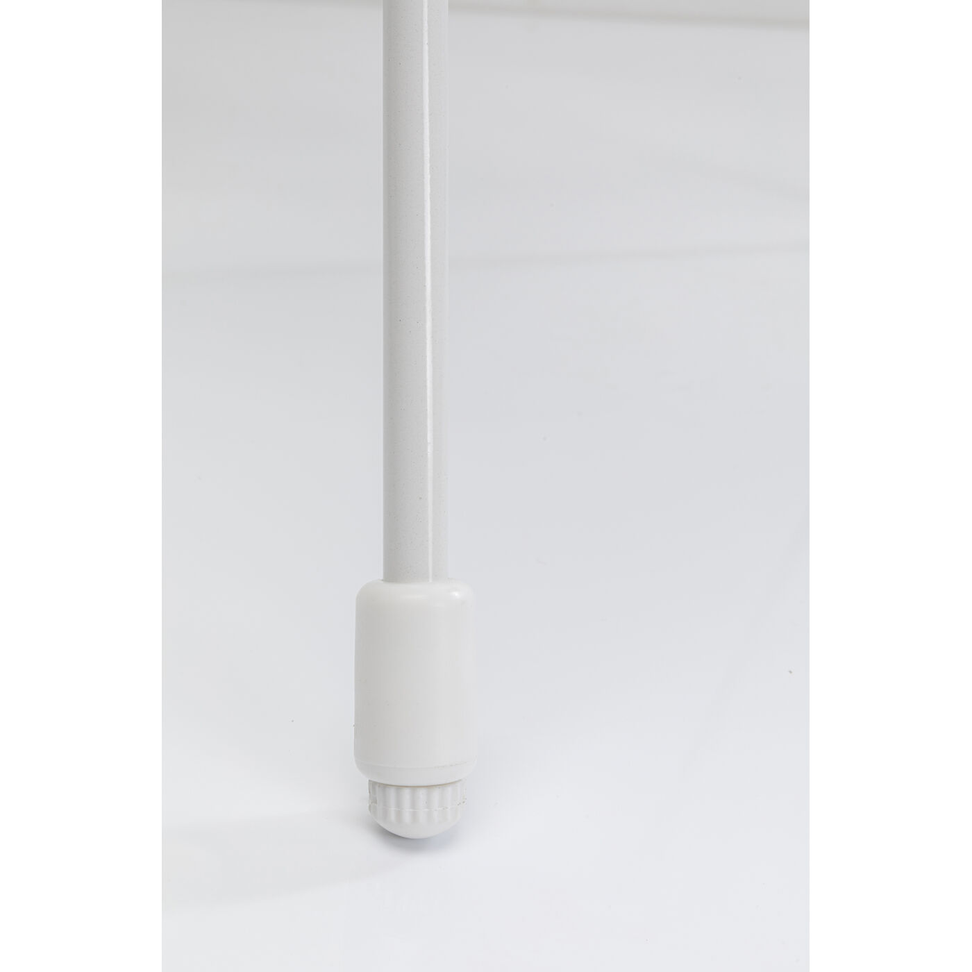 Комлект кресло + столик Acapulco White (2 предмета) KARE 47406