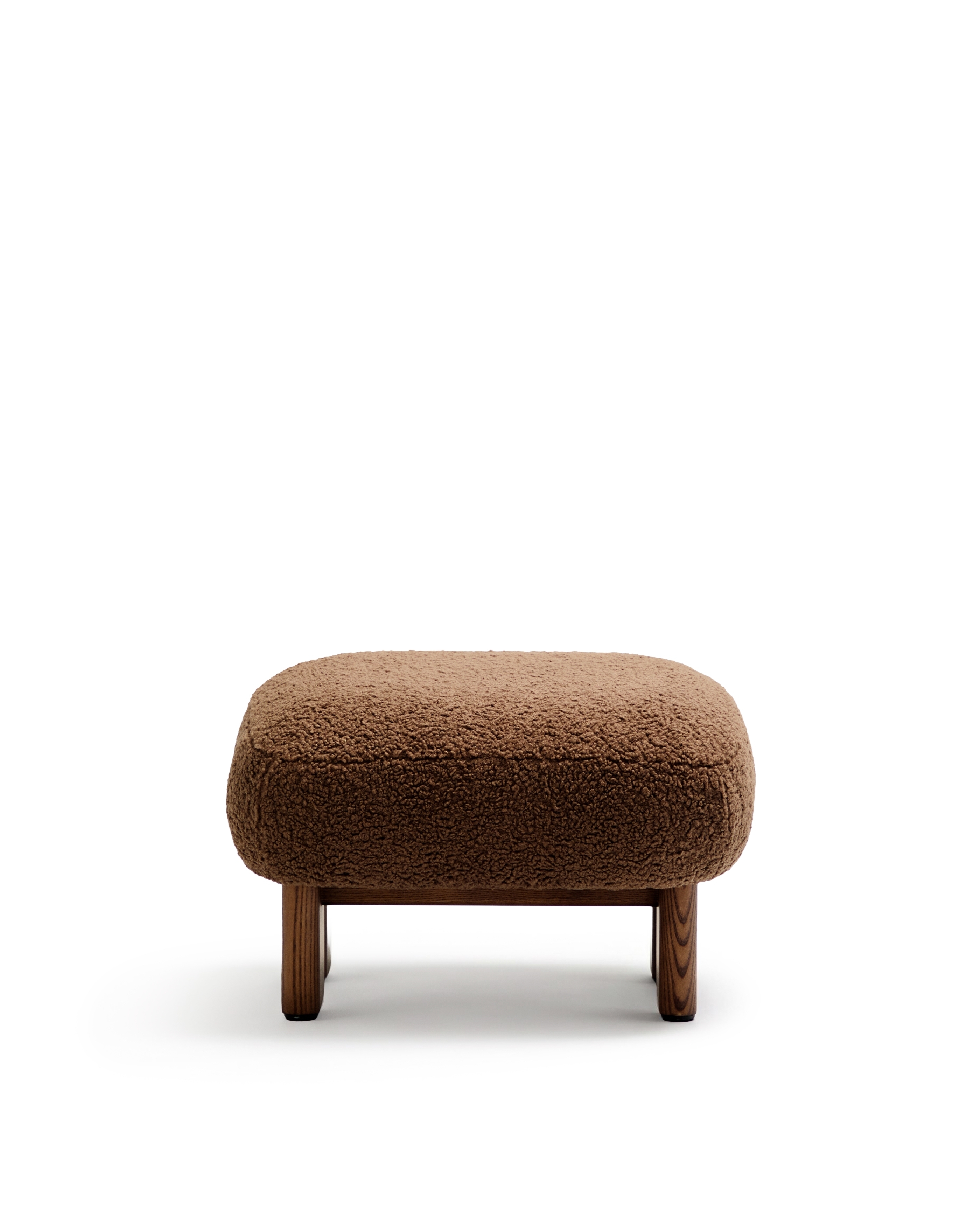Пуф Cabana Taupe Boucle с ножками в отделке орех 65x55,4 La Forma (ex Julia Grup)