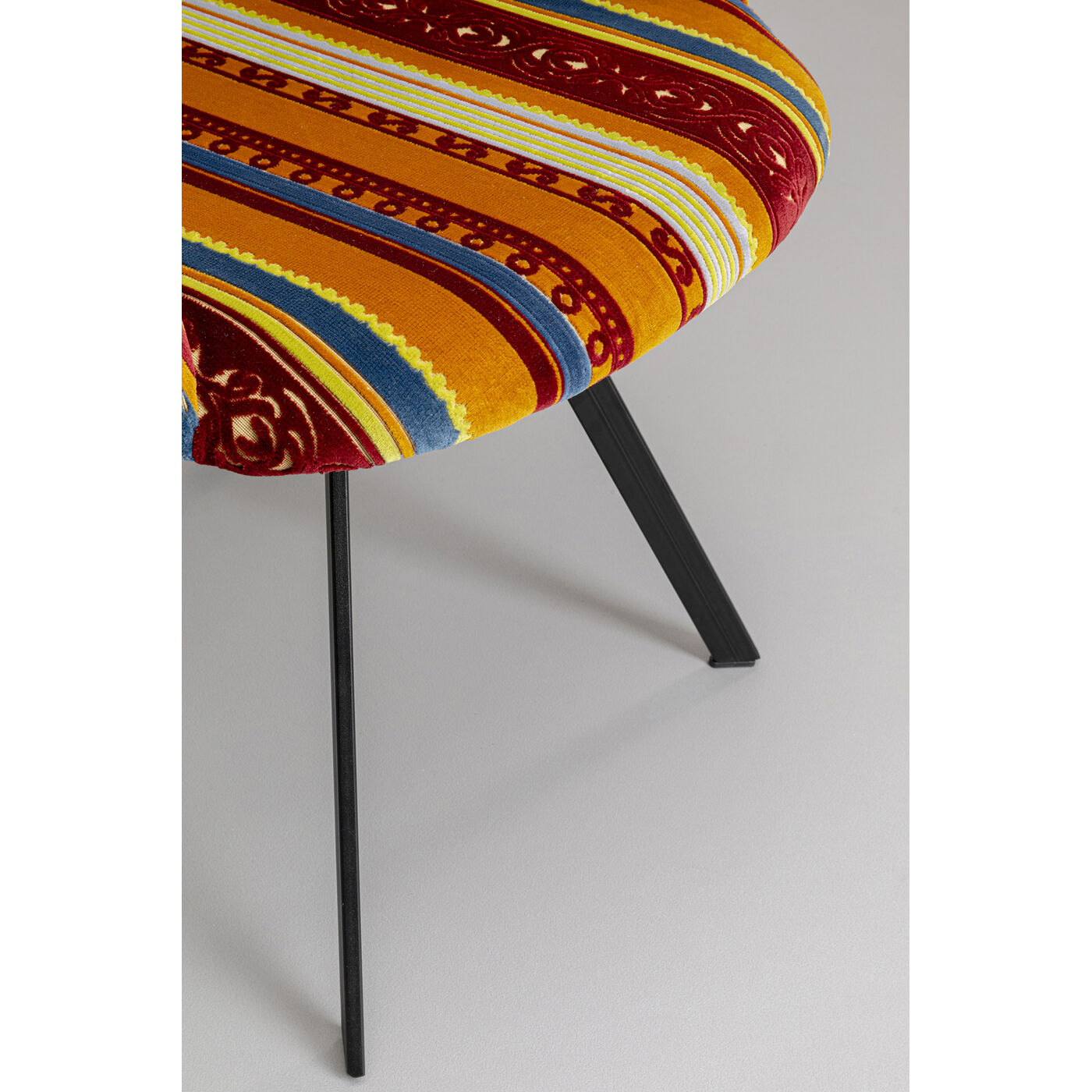 Кресло вращающееся Lady Loco Very British KARE 70417