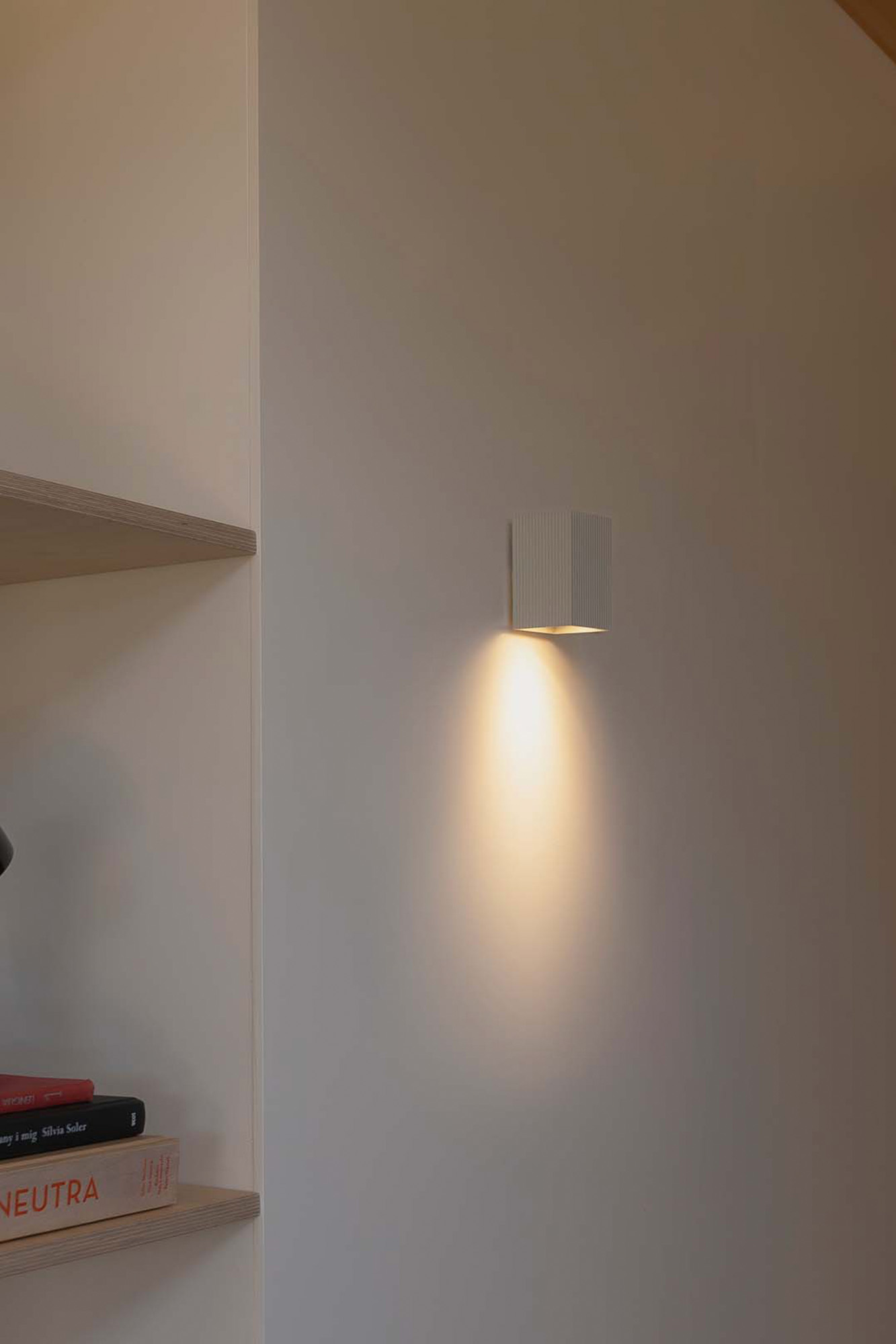 LUNE Белый квадратный настенный светильник 1xGU10 Faro