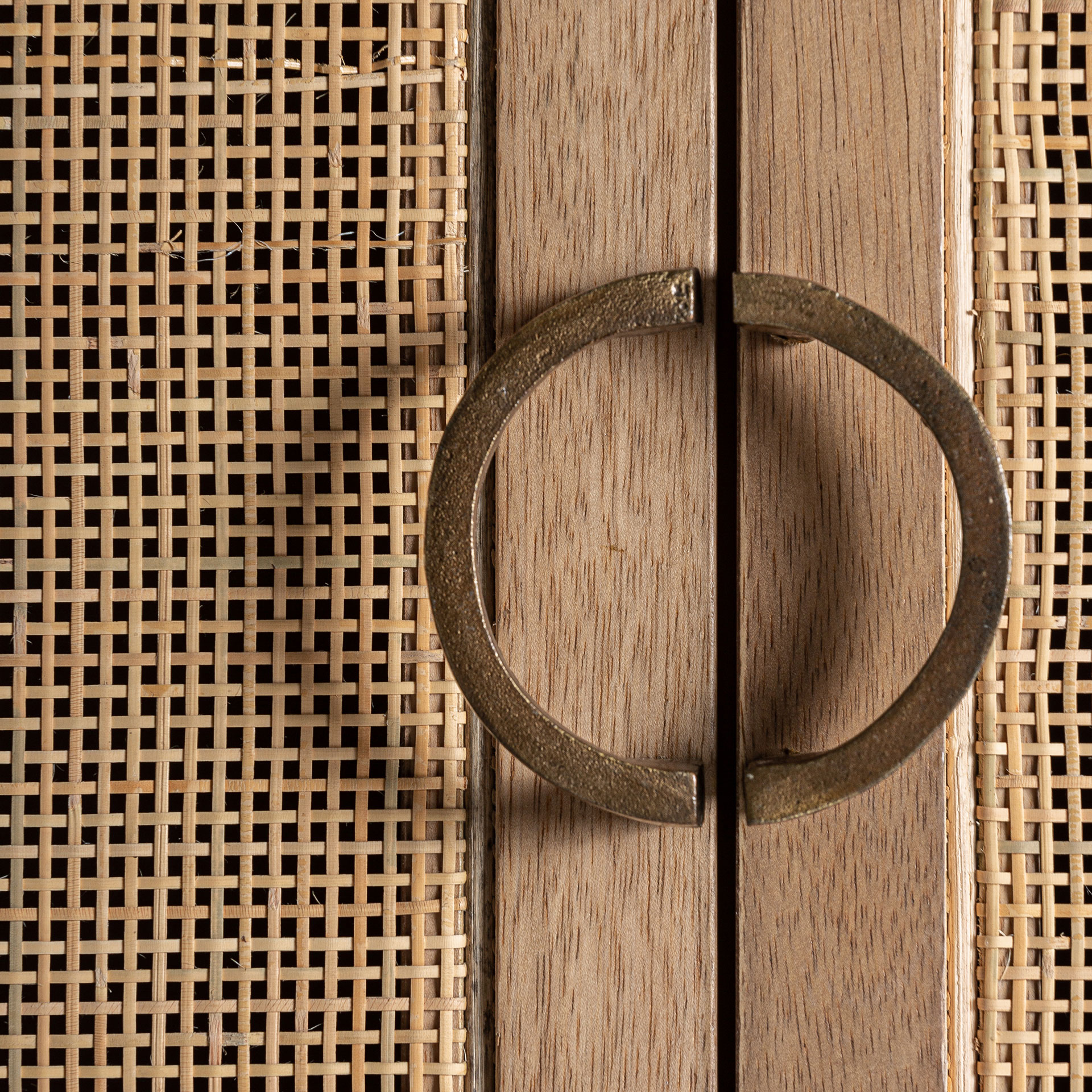 Высокий буфет Beckley Vical