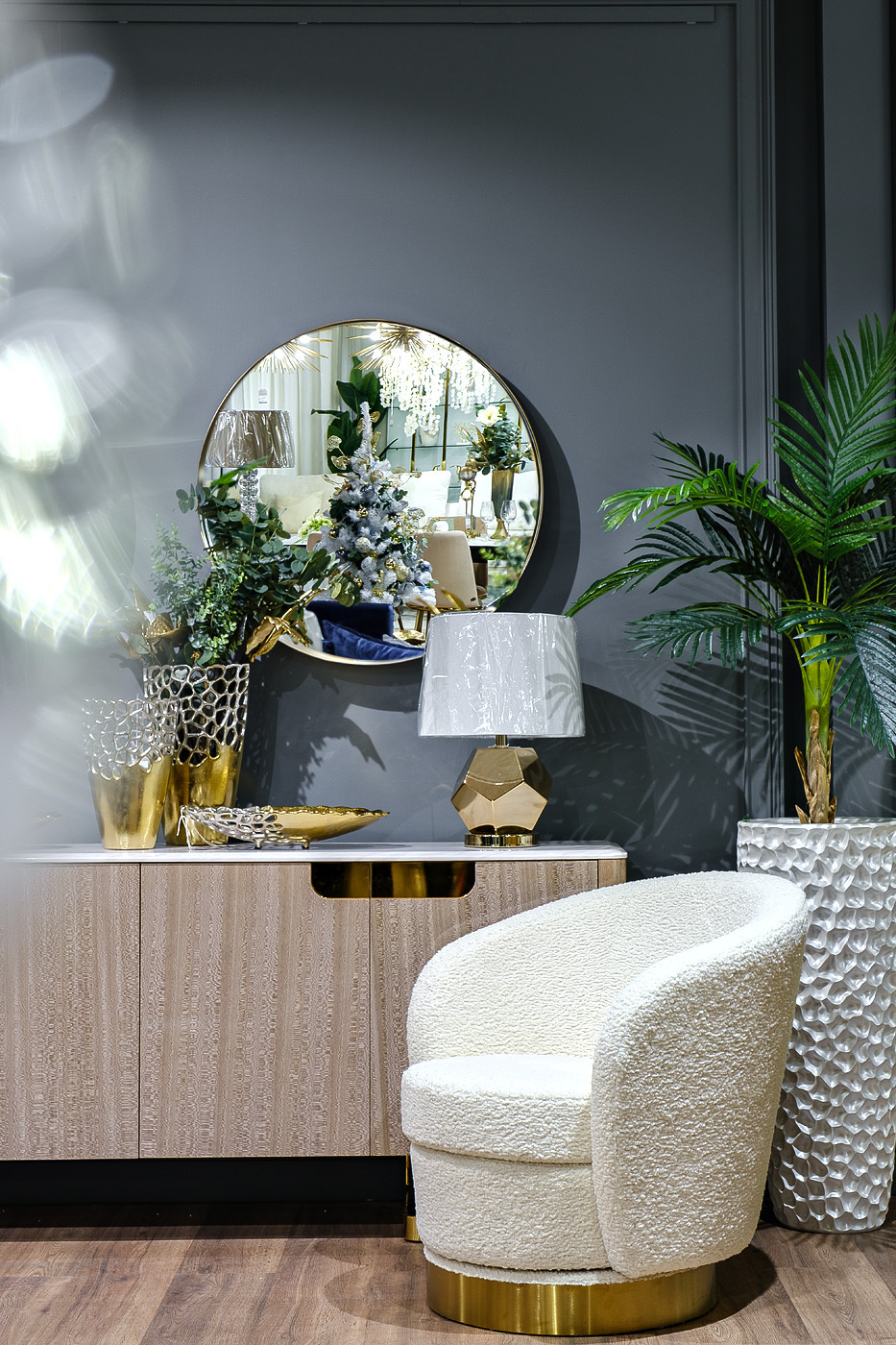 Кашпо напольное жемчужно-белое Garda Decor ZS-C785-34