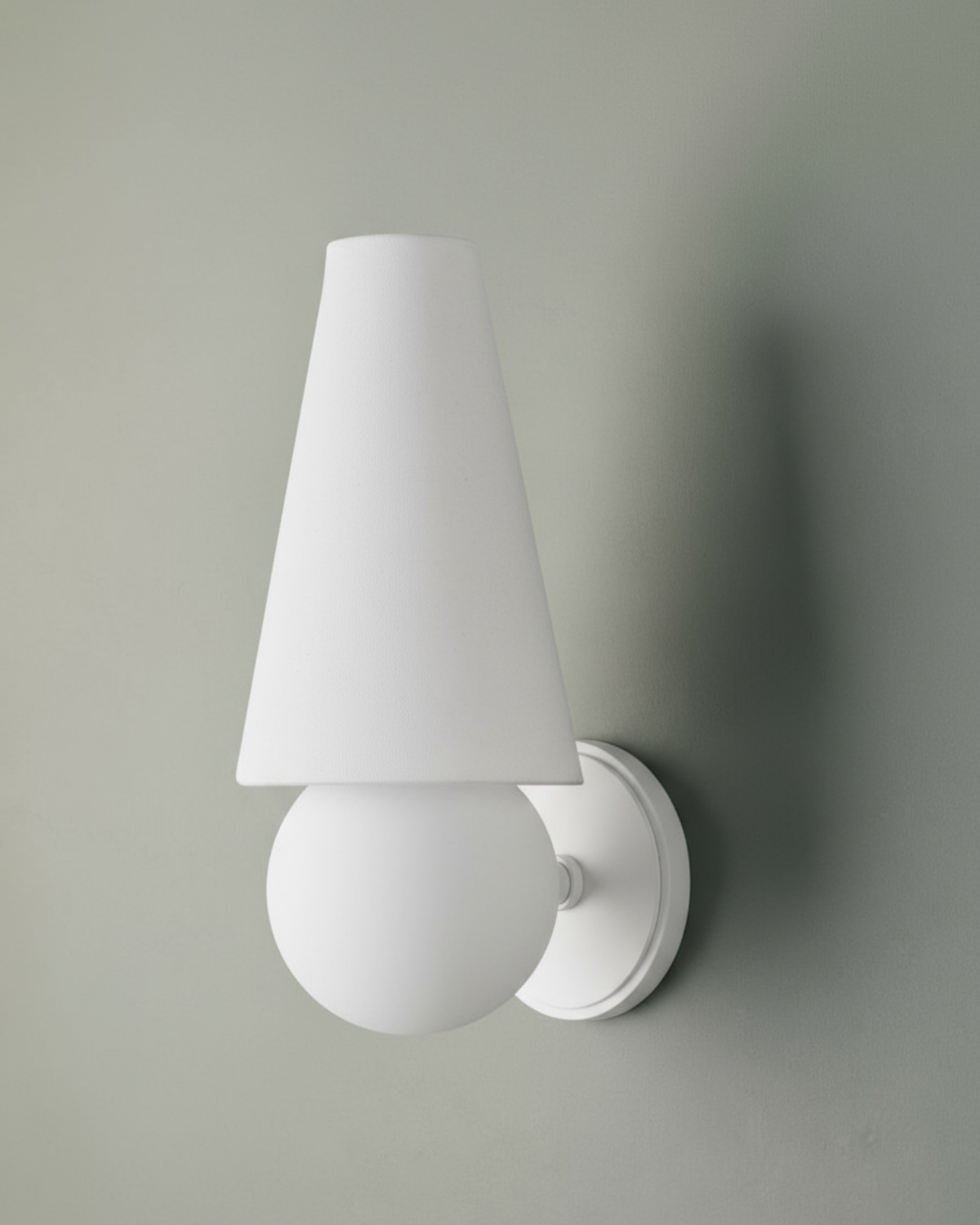 Белое бра “Дрю” с конусным плафоном Louvre Home LSC430325XNP