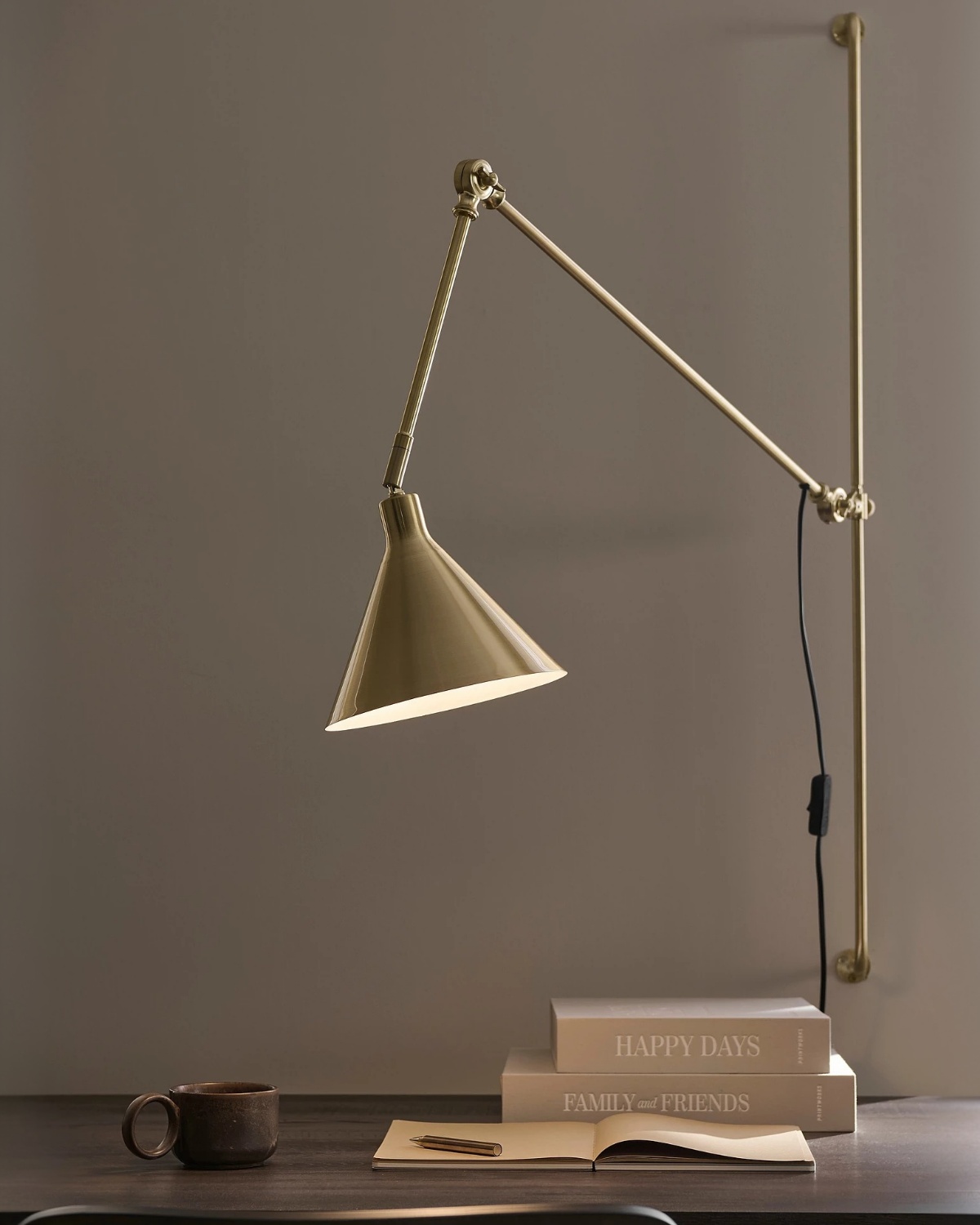 Золотистый настенный светильник Джордан Louvre Home P7855WA