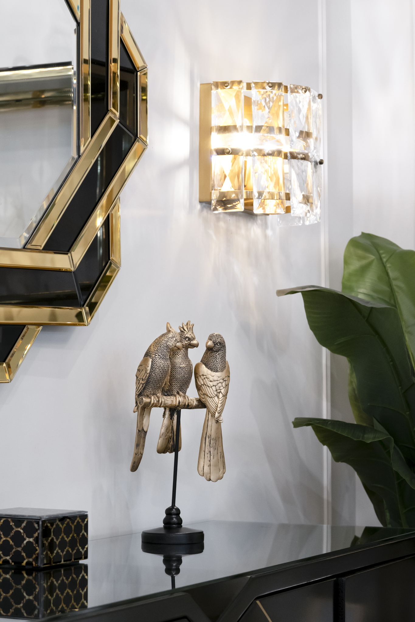 Статуэтка "Три попугая" на подставке золотая Garda Decor 252214050