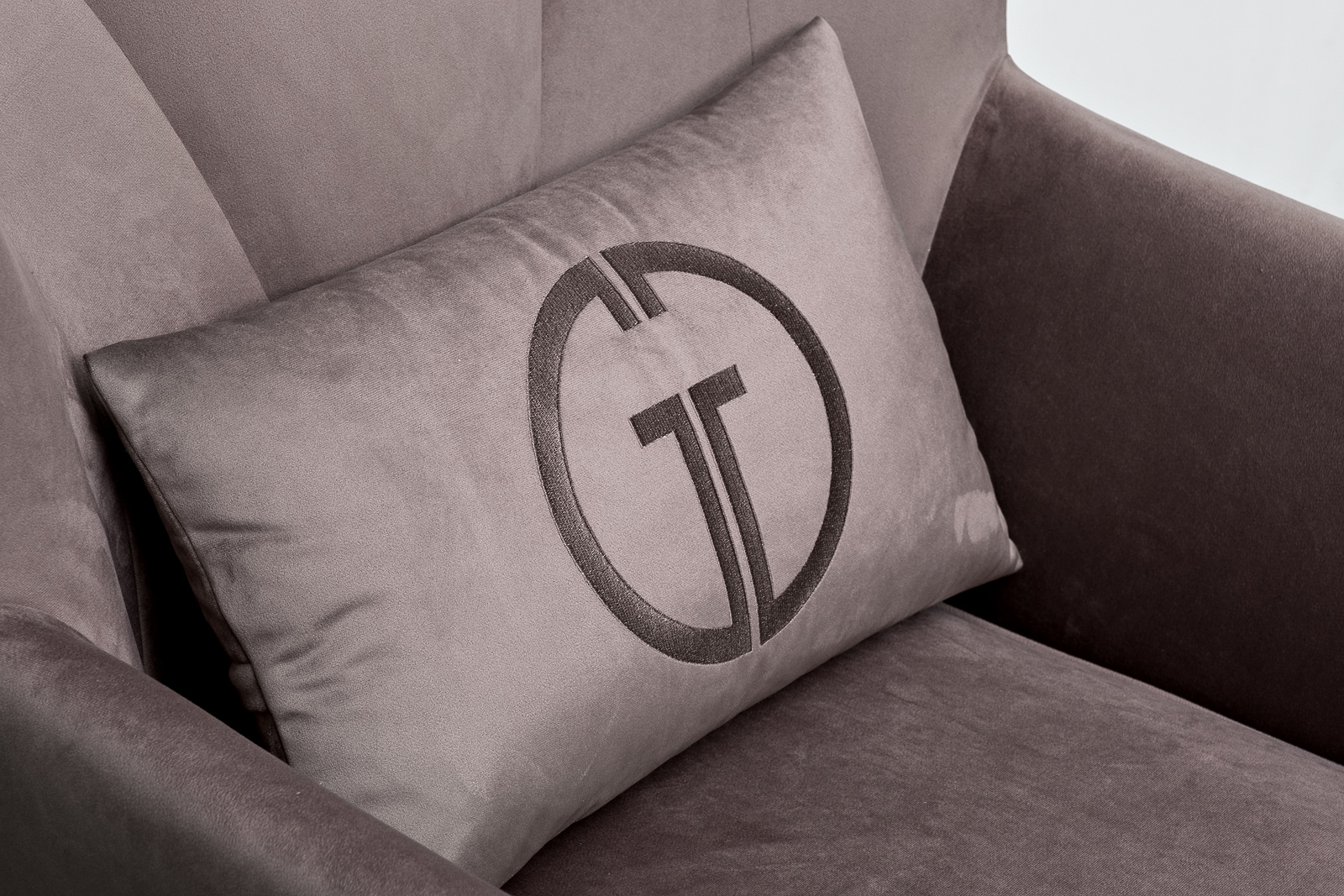 Кресло Siena велюр коричнвый Colt1012-ROSKOR 17 83*82*93 Garda Decor SIENA-К-Colt1012