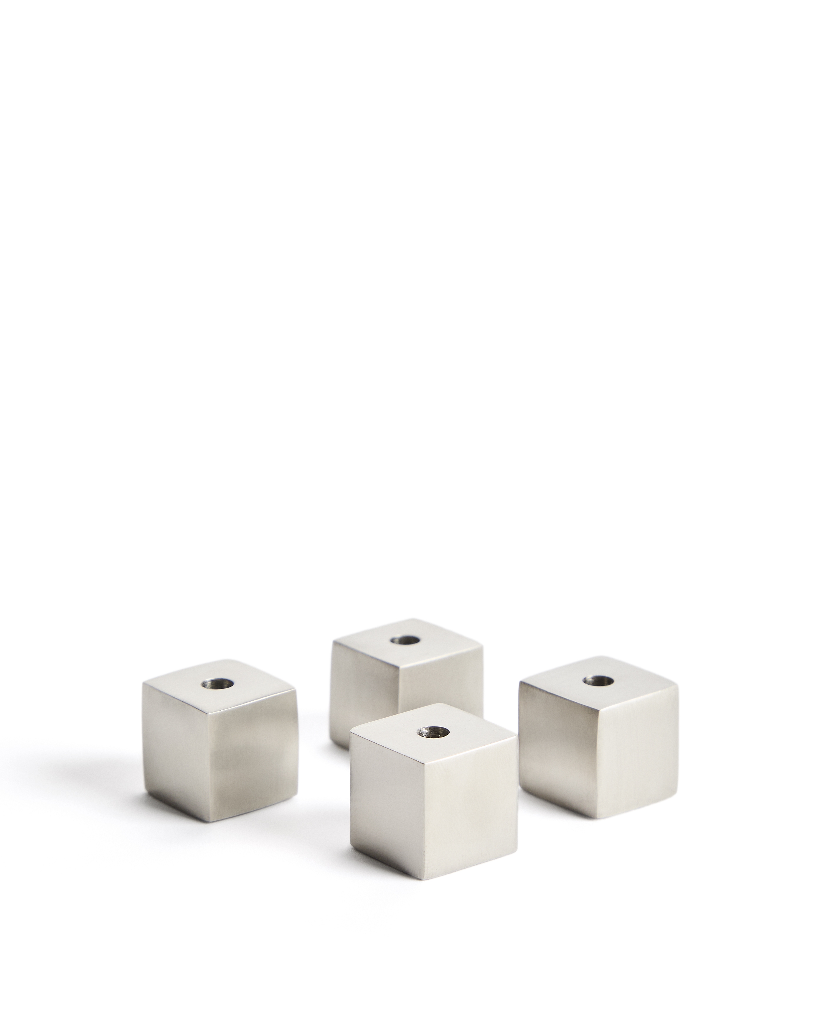 Набор из 4 подсвечников Acadia из нержавеющей стали с серебристым покрытием La Forma 481559