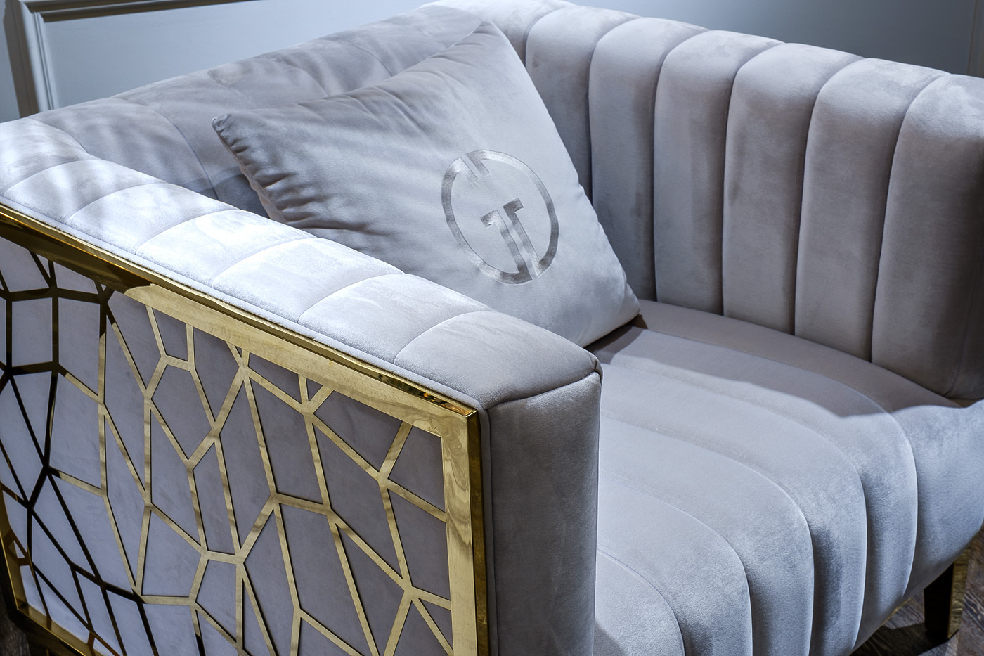Кресло Basel велюровое серое Garda Decor 102AN-KRES-8681-SER