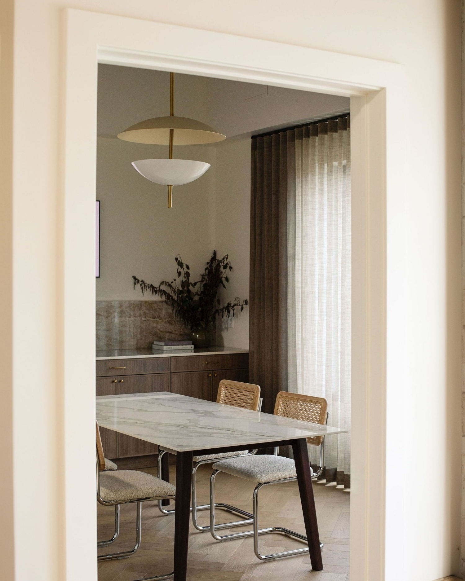 Золотистый подвесной светильник Чинцио Louvre Home P7847PA