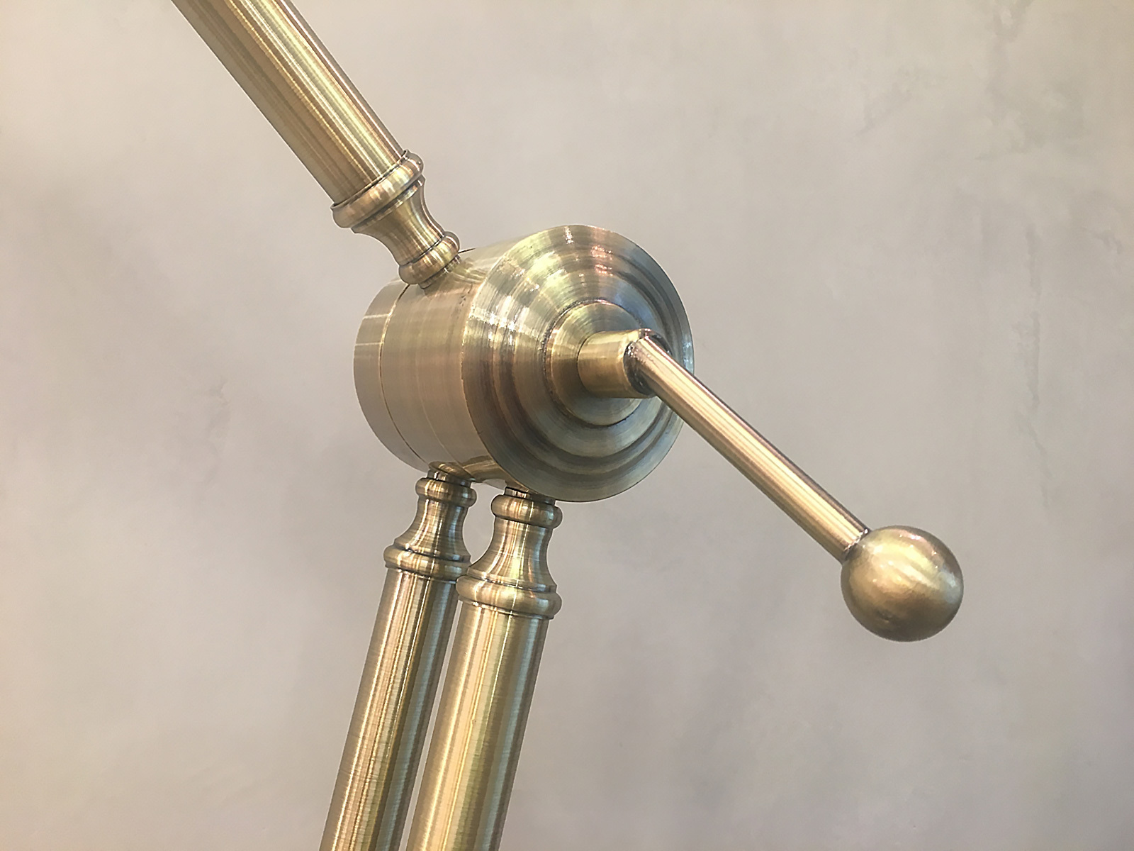 Настольная лампа Delight Collection KM601T brass