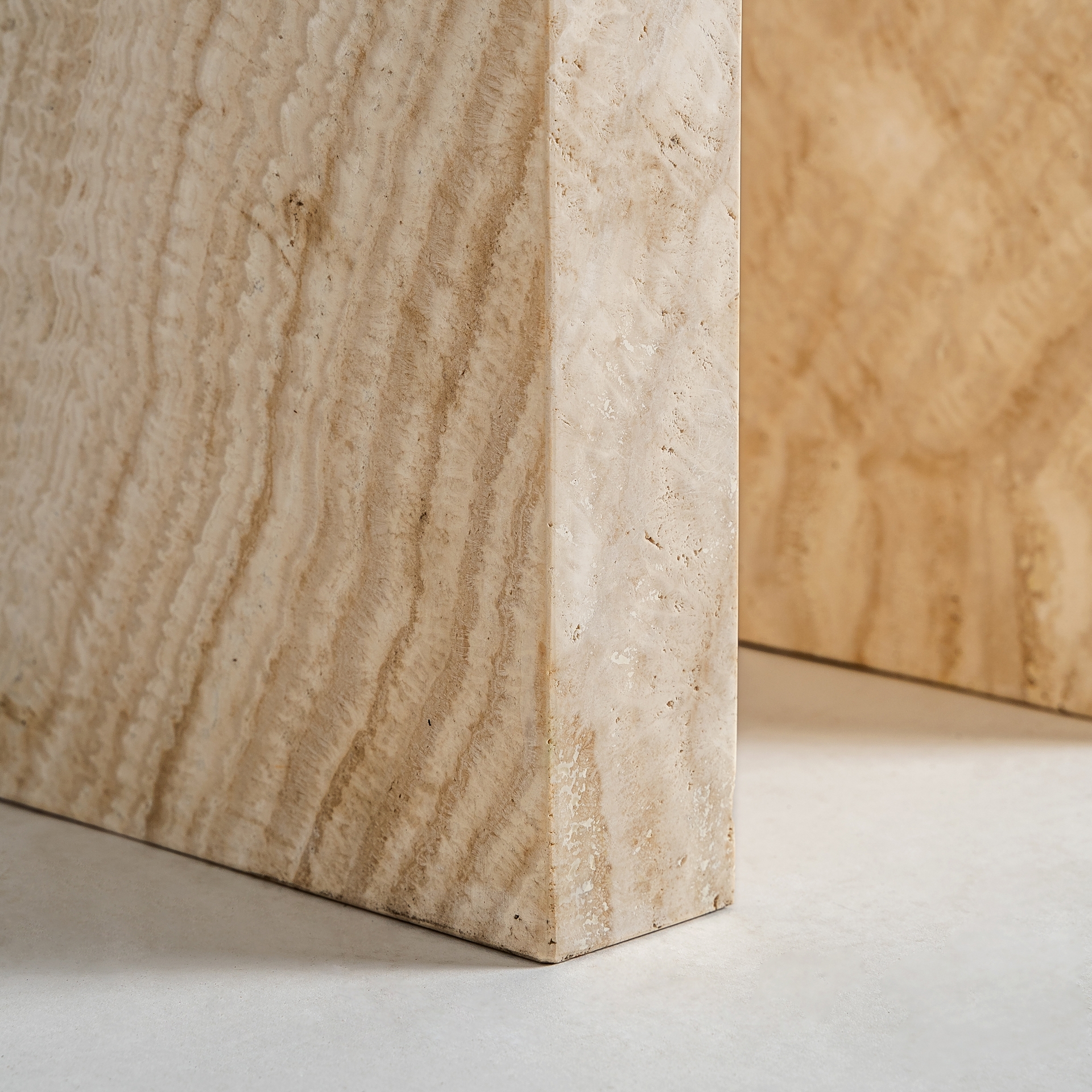 Консоль Thiennes 35227 из травертина Vical