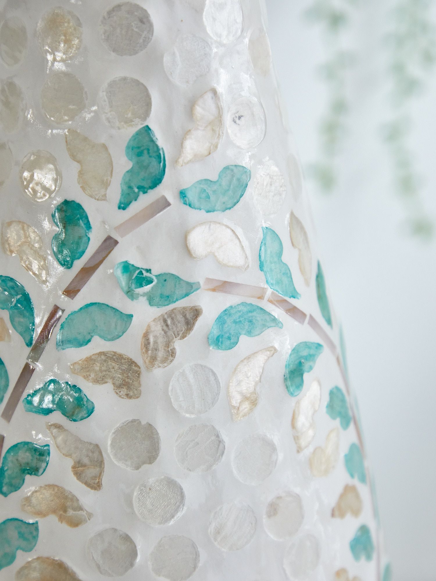 Ваза декоративная с отделкой раковинами устриц Glasar 67-027