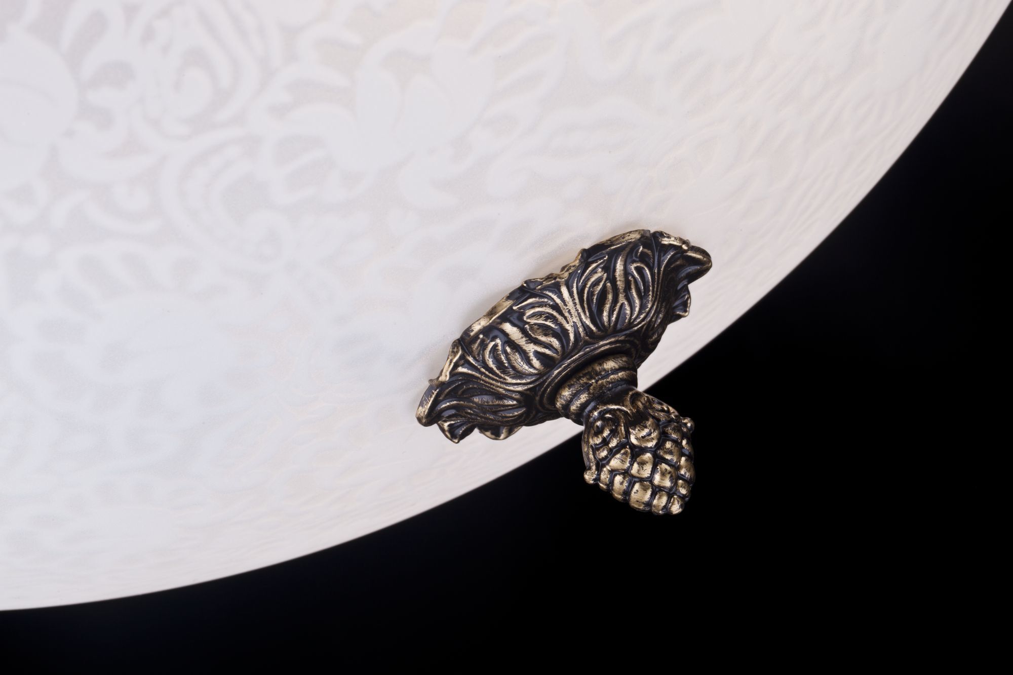 Потолочный светильник Maytoni C908-CL-04-R