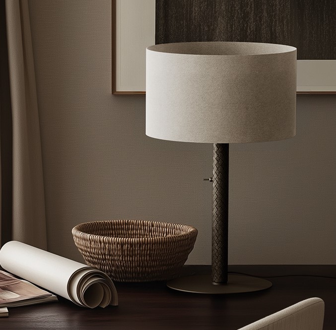 Настольная лампа Coco S1342 хромированный металл/черная кожа с абажуром 801011/35 Aromas del Campo