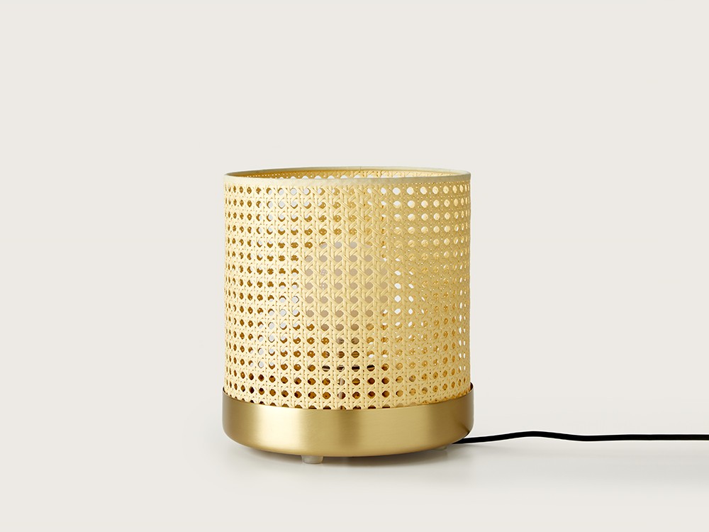 Настольная лампа Stan латунный металл - натуральный ротанг Aromas del Campo