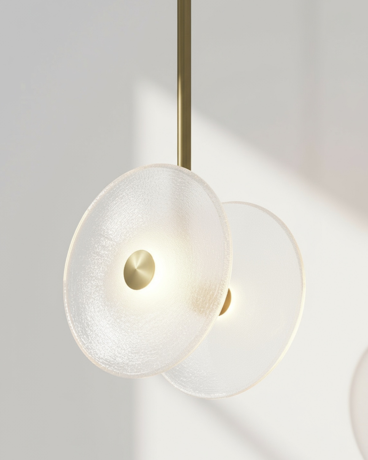 Золотой подвесной светильник Милфорд Louvre Home LPN480325XNP