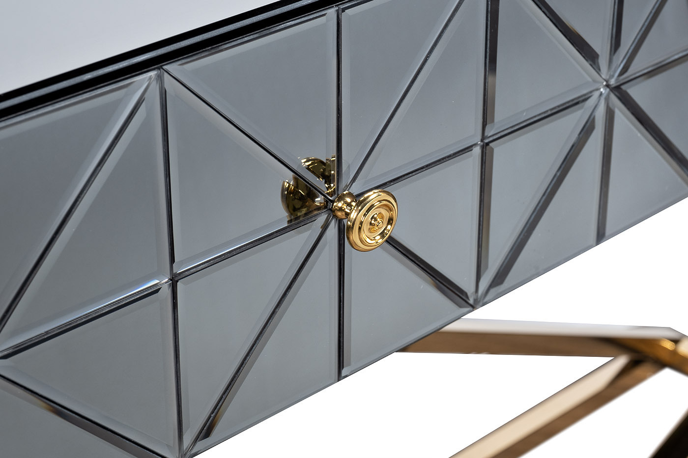 Консоль с 2мя ящиками и матовой зеркальной отделкой Garda Decor KFG113