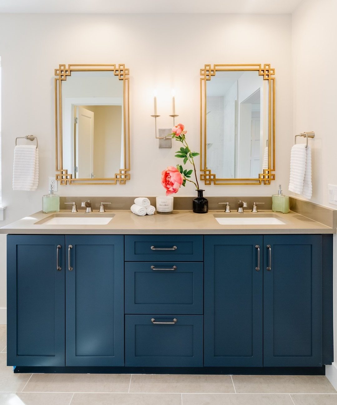 Настенное зеркало в раме Louvre Home Джемили LHMF117