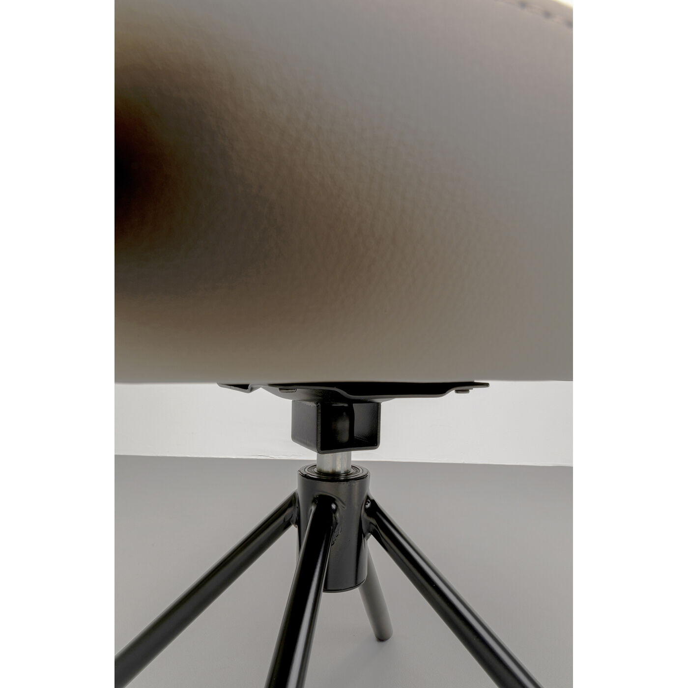 Кресло вращающееся Tasty KARE 70246