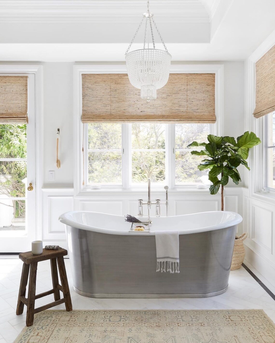 Серебряная люстра Карла со стеклянными бусами Louvre Home JJ10987-4DB