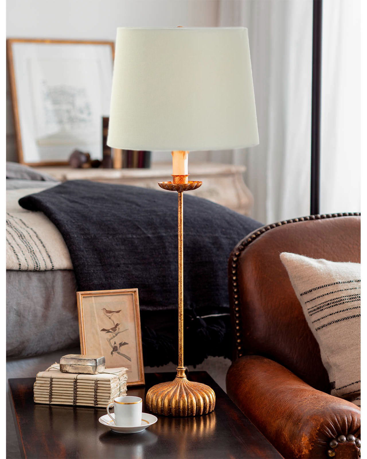 Настольная лампа Грант с белым абажуром Louvre Home JJ11071-1TB