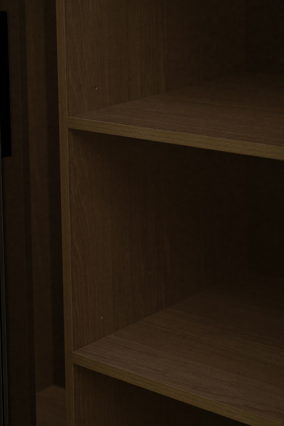 Шкаф двудверный с полками цвет дуб Garda Decor GD-10013/1-3(тонировка)