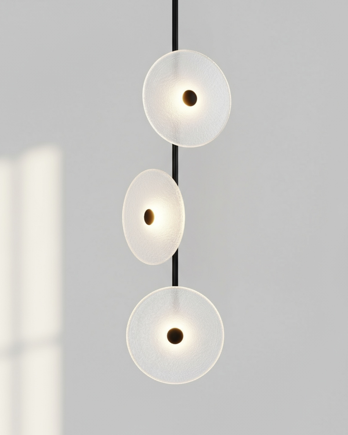 Чёрный линейный подвесной светильник “Милфорд” Louvre Home LPN490325XNP