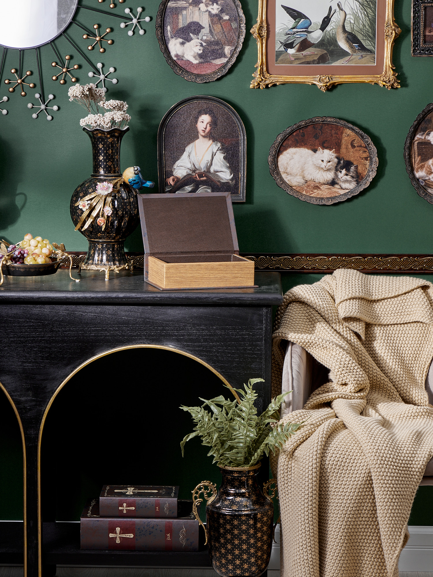 Шкатулка в виде книги Glasar 39-156/2