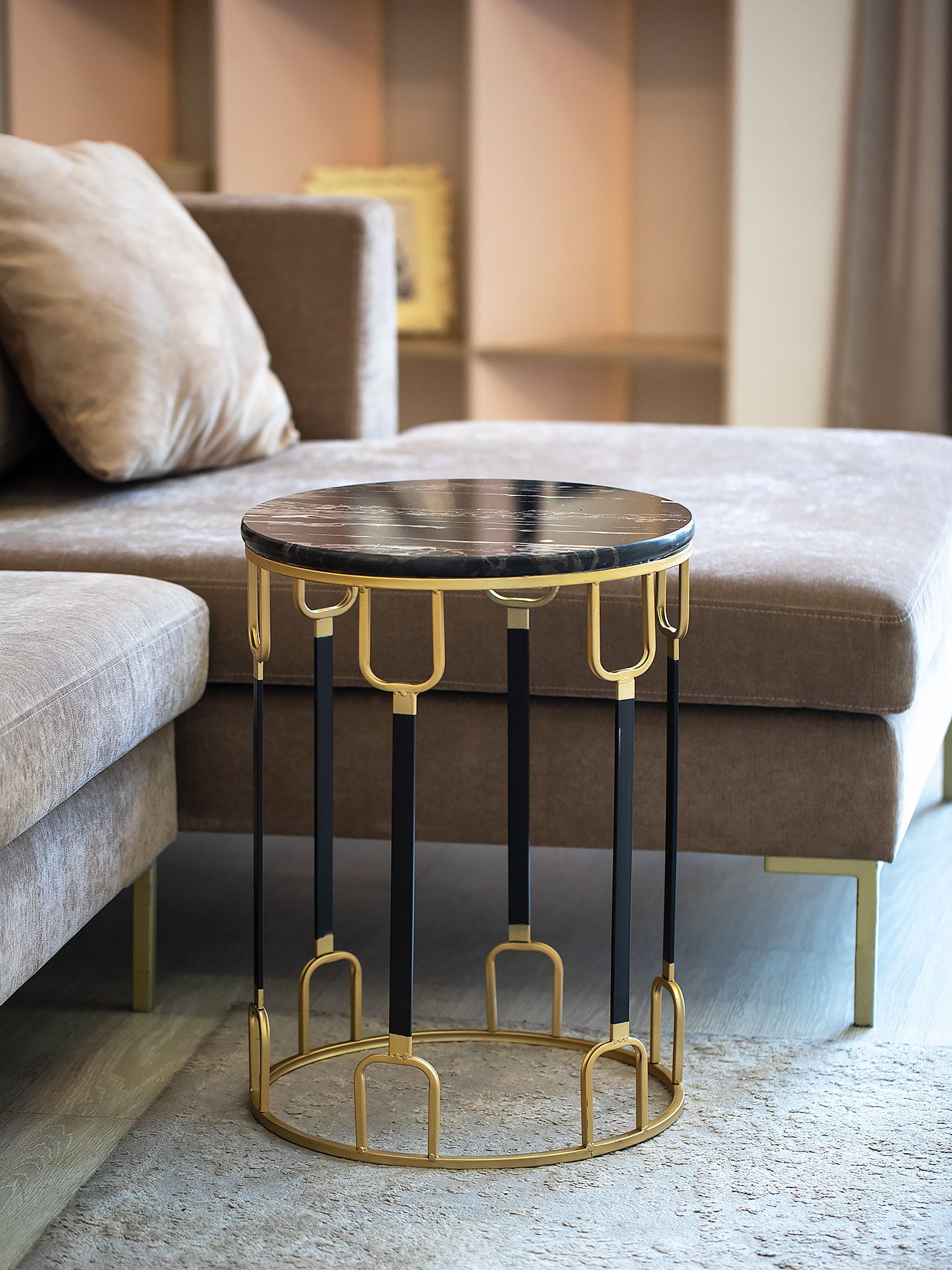 Столик интерьерный с черным мрамором Glasar 54-142