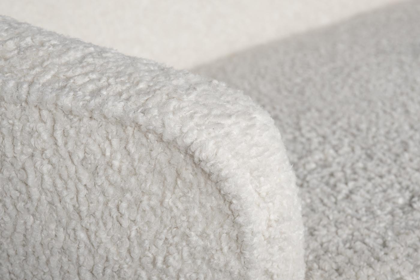 Диван двухместный кремовый (искусственный каракуль) Garda Decor 48MY-1289-L CRE