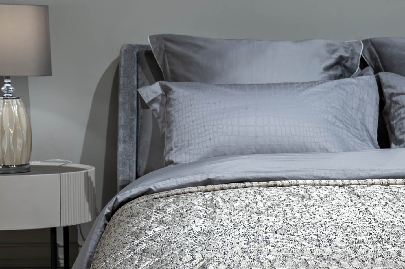 Покрывало HOUSTON 260х260см серое со стежкой Garda Decor 121GD-HOUST110-POKR SER