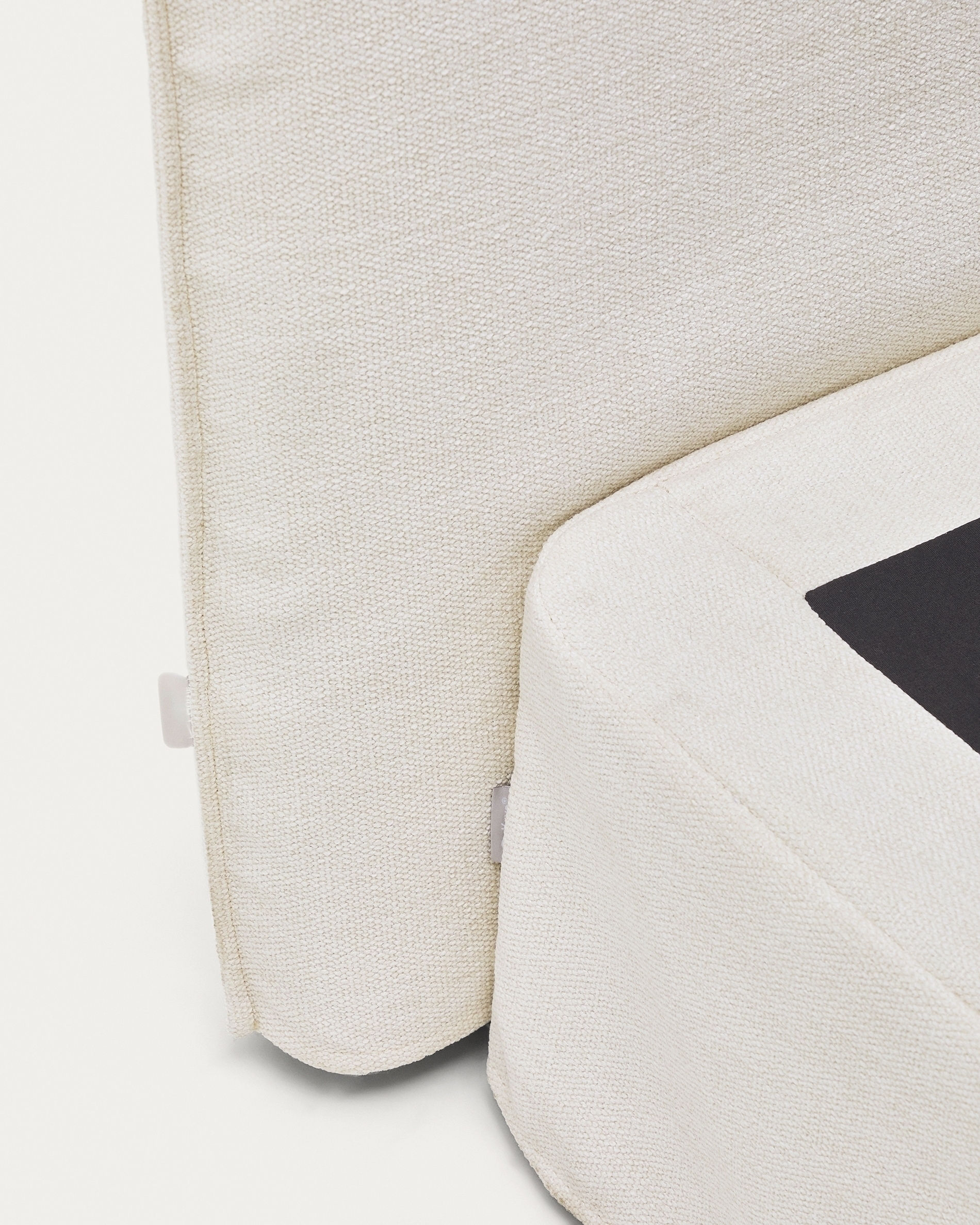 Изголовье кровати Jaira из белого шенилла со съемным чехлом для кроватей шириной до 180 см La Forma 447735