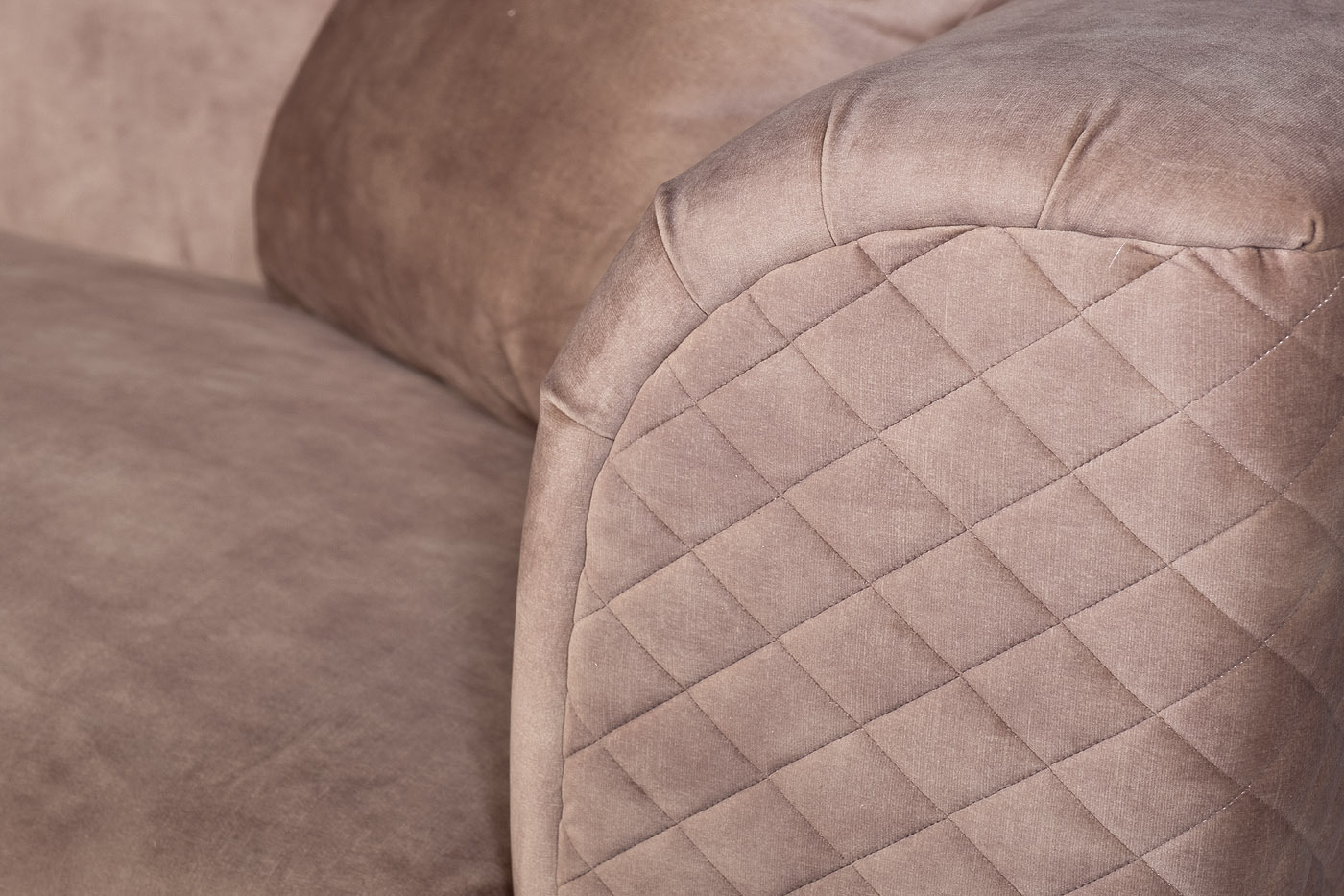 Диван двухместный велюровый бежевый Garda Decor 87YY-2047-2 BG