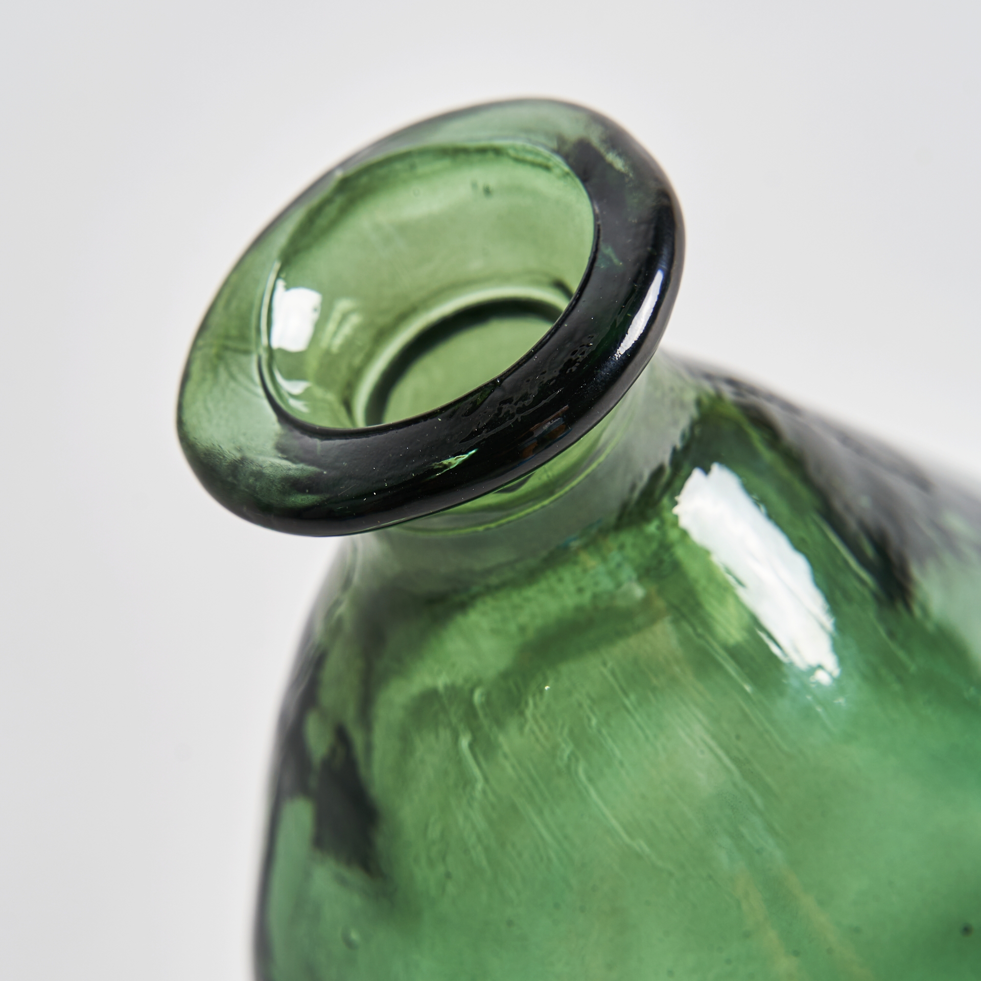 Ваза Aike зеленая высота 38 см Vical